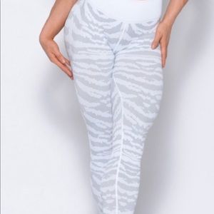 ISO BOMBSHELL SPORTSWEAR TIGER LEGGINGS